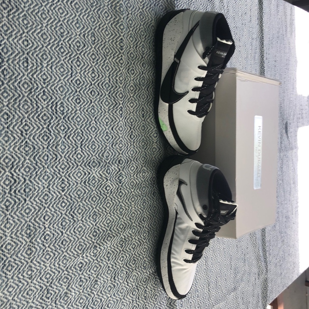 Cool Nike shoes never used